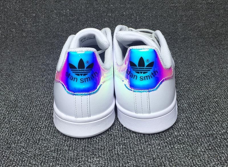 stan smith holographique femme